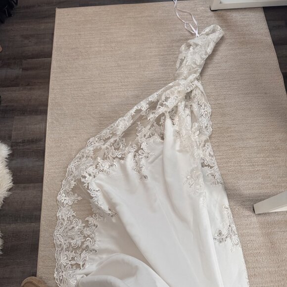 NEVER WORN WAITOMO WEDDING DRESS SIZE 10 - Picture 11 of 11